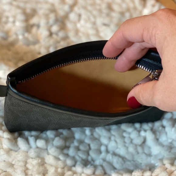 Michael Kors Signature Coated Canvas and Leather Belt Bag - Picture 4 of 7